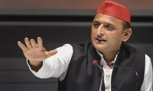 മഹാമാരിയുടെ യാഥാര്‍ഥ്യം മറച്ചുവച്ചു; സര്‍ക്കാരിനെ വിശ്വസിച്ചാണ് നിരപരാധികളായ ജനങ്ങള്‍ കുംഭമേളക്ക് പോയതെന്ന് അഖിലേഷ് യാദവ്