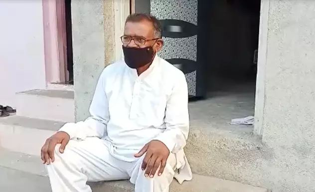 72കാരന് ആദ്യം ലഭിച്ചത് കോവാക്സിൻ, രണ്ടാമത് കോവിഷീൽഡ്; പരിഭ്രാന്തിയിൽ വീട്ടുകാർ 72കാരന് ആദ്യം ലഭിച്ചത് കോവാക്സിൻ, രണ്ടാമത് കോവിഷീൽഡ്; പരിഭ്രാന്തിയിൽ വീട്ടുകാർ