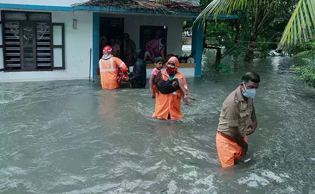 മഴക്കെടുതി-കടലാക്രമണം-കോവിഡ്: വരുമാനം നഷ്ടപ്പെട്ടവർക്കും ദുരിത ബാധിതർക്കും അടിയന്തിര ധനസഹായം നൽകണമെന്ന് വെൽഫെയർ പാർട്ടി മഴക്കെടുതി-കടലാക്രമണം-കോവിഡ്: വരുമാനം നഷ്ടപ്പെട്ടവർക്കും ദുരിത ബാധിതർക്കും അടിയന്തിര ധനസഹായം നൽകണമെന്ന് വെൽഫെയർ പാർട്ടി