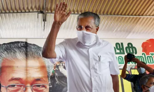 സര്‍ക്കാരിന്‍റെ സത്യപ്രതിജ്ഞ ഓണ്‍ലൈനാക്കണമെന്ന് ഐഎംഎ