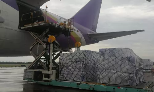 ചൈനയില്‍ നിന്ന് 3,600 ഓക്‌സിജന്‍ കോണ്‍സെന്‍ട്രേറ്ററുകള്‍ ഇന്ത്യയിലെത്തി