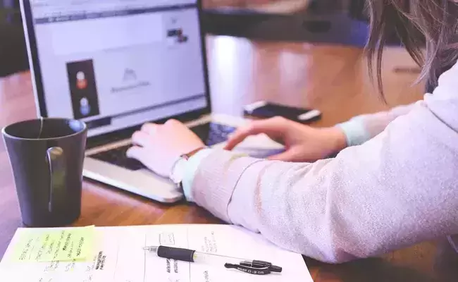 ആഴ്ചയില് 55 മണിക്കൂറിലധികം ജോലി ചെയ്യുന്നവരാണോ; സൂക്ഷിക്കണമെന്ന് ലോകാരോഗ്യ സംഘടന ആഴ്ചയില് 55 മണിക്കൂറിലധികം ജോലി ചെയ്യുന്നവരാണോ; സൂക്ഷിക്കണമെന്ന് ലോകാരോഗ്യ സംഘടന