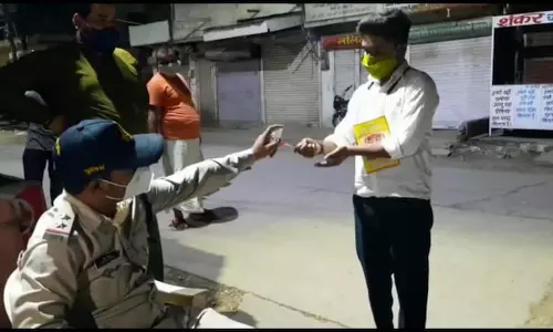 ലോക്ക്ഡൗൺ തെറ്റിച്ച് പുറത്തിറങ്ങി, നാല് പേജ് മുഴുവൻ ഭഗവാൻ ശ്രീരാമന്റെ പേര് എഴുതാൻ ശിക്ഷ നൽകി പോലീസ്