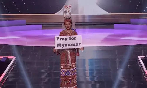 എന്റെ ജനതയ്ക്കു വേണ്ടി പ്രാർത്ഥിക്കൂ; മിസ് യൂനിവേഴ്‌സ് വേദിയിൽ സൈനിക പീഡനത്തിനെതിരെ ശബ്ദമുയർത്തി മ്യാന്മർ സുന്ദരി