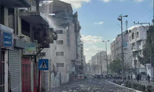 ഗസ്സയിലെ ഖത്തര്‍ റെഡ് ക്രസന്‍റ് സൊസൈറ്റി ആസ്ഥാനത്തിന് നേരെ ഇസ്രയേല്‍ ഷെല്ലാക്രമണം