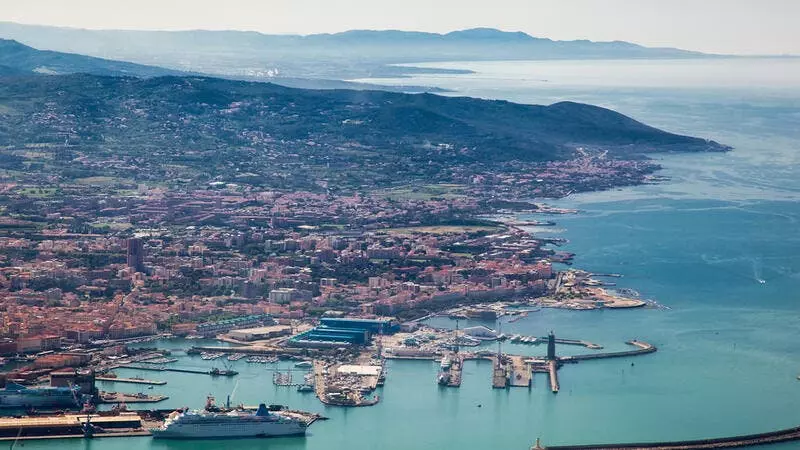 ഇസ്രായേലിലേക്കുള്ള ആയുധങ്ങൾ കപ്പലിൽ കയറ്റാൻ വിസമ്മതിച്ച് ഇറ്റാലിയൻ തുറമുഖ തൊഴിലാളികൾ ഇസ്രായേലിലേക്കുള്ള ആയുധങ്ങൾ കപ്പലിൽ കയറ്റാൻ വിസമ്മതിച്ച് ഇറ്റാലിയൻ തുറമുഖ തൊഴിലാളികൾ