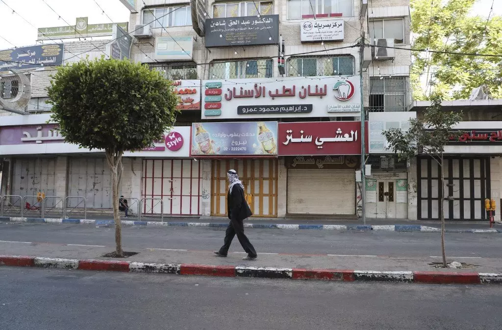 ഗസ്സയിൽ ഇസ്രായേൽ നരഹത്യ തുടരുന്നു; ദേശീയ പണിമുടക്കുമായി ഫലസ്ഥീനികൾ ഗസ്സയിൽ ഇസ്രായേൽ നരഹത്യ തുടരുന്നു; ദേശീയ പണിമുടക്കുമായി ഫലസ്ഥീനികൾ