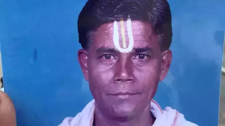 മരിച്ച പുരോഹിതന്‍റെ വീട്ടില്‍ നിന്നും ദേവസ്ഥാനം അധികൃതര്‍ കണ്ടെത്തിയത് 6.15 ലക്ഷം രൂപയും 25 കി.ഗ്രാം നാണയങ്ങളും