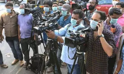 കോവിഡിനു കീഴടങ്ങിയത് 300ലേറെ മാധ്യമപ്രവർത്തകർ; രണ്ടാം തരംഗത്തിൽ പതറി മാധ്യമരംഗവും