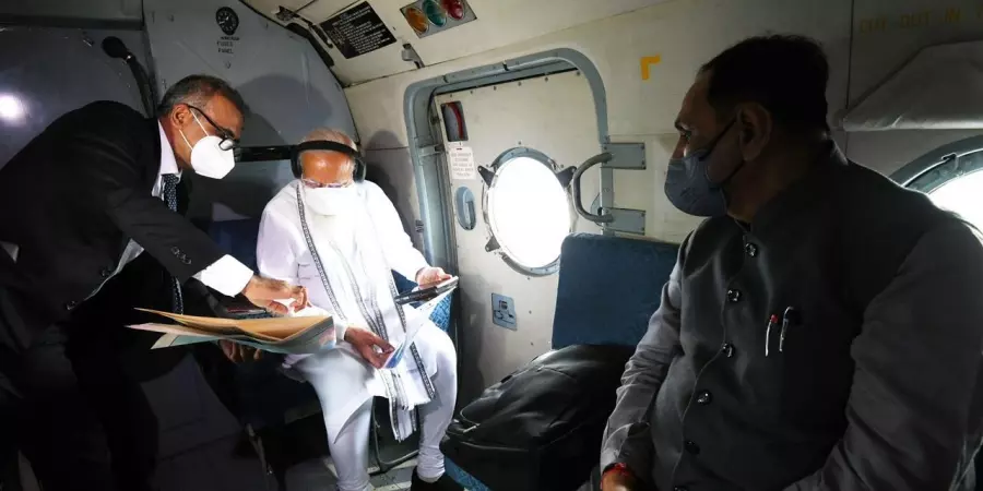 ടോക്ടേ ചുഴലിക്കാറ്റ് നാശം വിതച്ച ഗുജറാത്ത് പ്രധാനമന്ത്രി സന്ദര്ശിച്ചു ടോക്ടേ ചുഴലിക്കാറ്റ് നാശം വിതച്ച ഗുജറാത്ത് പ്രധാനമന്ത്രി സന്ദര്ശിച്ചു