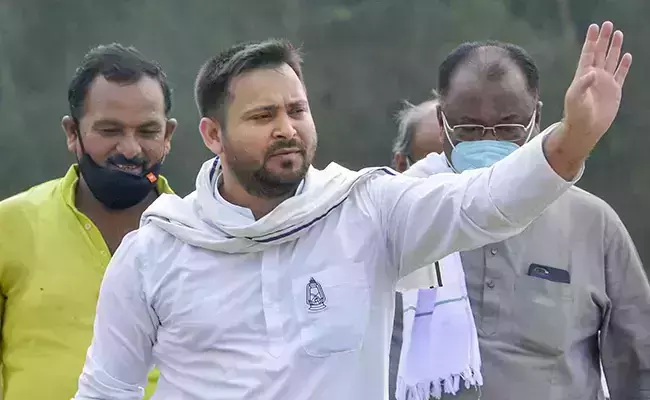 ഔദ്യോഗിക വസതി കോവിഡ് ചികിത്സാ കേന്ദ്രമാക്കി തേജസ്വി യാദവ്