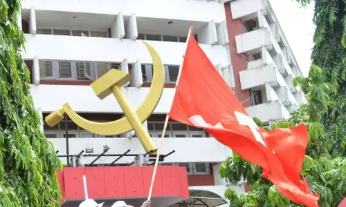 സിപിഎം സംസ്ഥാന സെക്രട്ടേറിയറ്റ് ഇന്ന്; മന്ത്രിസഭയിലെ അംഗങ്ങളുടെ വകുപ്പുകൾ ഇന്നറിയാം സിപിഎം സംസ്ഥാന സെക്രട്ടേറിയറ്റ് ഇന്ന്; മന്ത്രിസഭയിലെ അംഗങ്ങളുടെ വകുപ്പുകൾ ഇന്നറിയാം