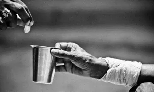 രണ്ട് തടിപ്പെട്ടികളിലായി പത്ത് ലക്ഷം രൂപ; മരണപ്പെട്ട യാചകന്റെ വീട് പരിശോധിച്ചവർ ഞെട്ടി