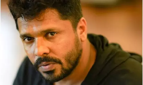 അഭിവാദ്യങ്ങൾ, തലമുറമാറ്റം എന്നത് പാർട്ടി എടുത്ത ധീരമായ തീരുമാനം അനുകൂലിച്ച് ആഷിഖ് അബു