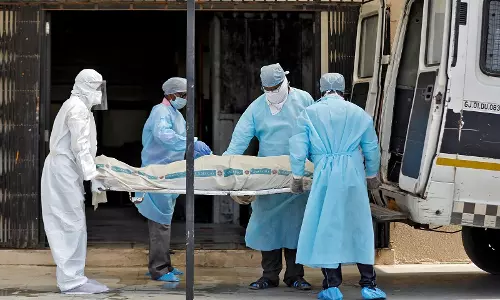 രോഗവ്യാപന തോത് കുറയുമ്പോഴും മരണനിരക്ക് കൂടുന്നു; പ്രതിദിന മരണം 4500 കടന്നു