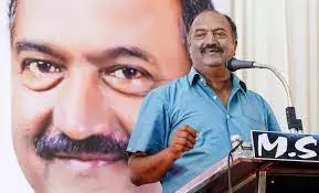 മന്ത്രി കെ എൻ ബാലഗോപാലിന് പത്ര പരസ്യത്തില് ആശംസ അറിയിച്ച് കോൺഗ്രസ് - ബിജെപി നേതാക്കൾ മന്ത്രി കെ എൻ ബാലഗോപാലിന് പത്ര പരസ്യത്തില് ആശംസ അറിയിച്ച് കോൺഗ്രസ് - ബിജെപി നേതാക്കൾ