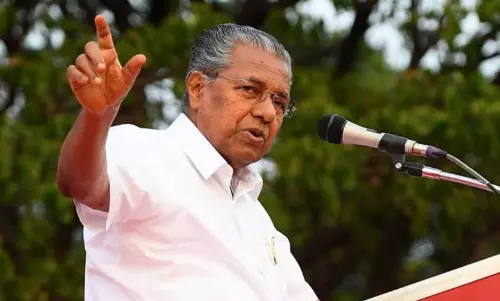 രണ്ടാം പിണറായി സർക്കാർ ഇന്ന് അധികാരമേൽക്കും; ജനപ്രിയ പ്രഖ്യാപനങ്ങളുണ്ടായേക്കും രണ്ടാം പിണറായി സർക്കാർ ഇന്ന് അധികാരമേൽക്കും; ജനപ്രിയ പ്രഖ്യാപനങ്ങളുണ്ടായേക്കും