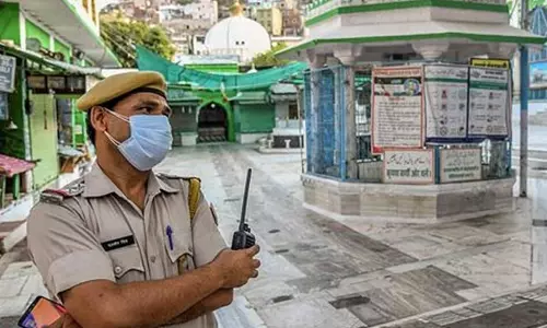 കോവിഡ്: മൂന്നു വര്ഷം വരെ തടവ് ലഭിക്കാവുന്ന കുറ്റങ്ങള്ക്ക് അറസ്റ്റ് വേണ്ടെന്ന് രാജസ്ഥാന് പൊലീസ് കോവിഡ്: മൂന്നു വര്ഷം വരെ തടവ് ലഭിക്കാവുന്ന കുറ്റങ്ങള്ക്ക് അറസ്റ്റ് വേണ്ടെന്ന് രാജസ്ഥാന് പൊലീസ്