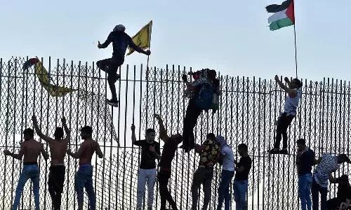ലെബനാന് അതിര്ത്തിയിലും ഇസ്രായേല് അതിക്രമം; അഞ്ച് ലെബനാന് പൗരന്മാര്ക്ക് പരിക്ക് ലെബനാന് അതിര്ത്തിയിലും ഇസ്രായേല് അതിക്രമം; അഞ്ച് ലെബനാന് പൗരന്മാര്ക്ക് പരിക്ക്