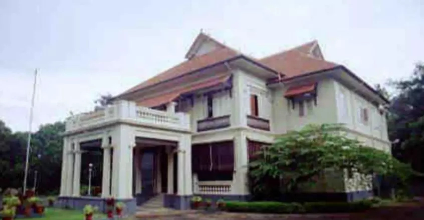 ആ വിശ്വാസത്തെ ഭയമില്ല; മൻമോഹൻ ബംഗ്ലാവും 13–ാം നമ്പര് കാറും മന്ത്രിമാര് ഏറ്റെടുത്തു ആ വിശ്വാസത്തെ ഭയമില്ല; മൻമോഹൻ ബംഗ്ലാവും 13–ാം നമ്പര് കാറും മന്ത്രിമാര് ഏറ്റെടുത്തു