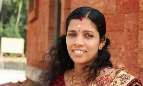 അവരുടെ ത്യാഗത്തിന് മുന്നിൽ കേരളം ഒന്നടങ്കം കടപ്പെട്ടിരിക്കുന്നു സിസ്റ്റർ ലിനിയുടെ ഓർമദിനത്തിൽ മുഖ്യമന്ത്രി അവരുടെ ത്യാഗത്തിന് മുന്നിൽ കേരളം ഒന്നടങ്കം കടപ്പെട്ടിരിക്കുന്നു സിസ്റ്റർ ലിനിയുടെ ഓർമദിനത്തിൽ മുഖ്യമന്ത്രി