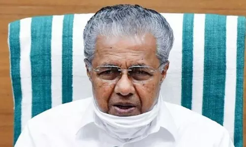 സ്വീകരണങ്ങൾ കുറക്കണം, കോവിഡ് മാനദണ്ഡങ്ങൾ പാലിക്കണം: മന്ത്രിമാരോട് മുഖ്യമന്ത്രി സ്വീകരണങ്ങൾ കുറക്കണം, കോവിഡ് മാനദണ്ഡങ്ങൾ പാലിക്കണം: മന്ത്രിമാരോട് മുഖ്യമന്ത്രി