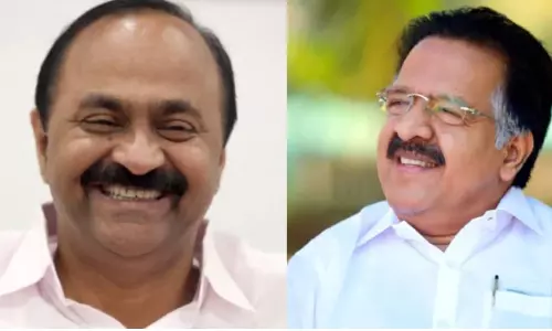 ഹൈക്കമാന്റ് തീരുമാനം അംഗീകരിക്കുന്നു, വി ഡി സതീശന് അഭിനന്ദനങ്ങൾ: രമേശ് ചെന്നിത്തല ഹൈക്കമാന്റ് തീരുമാനം അംഗീകരിക്കുന്നു, വി ഡി സതീശന് അഭിനന്ദനങ്ങൾ: രമേശ് ചെന്നിത്തല