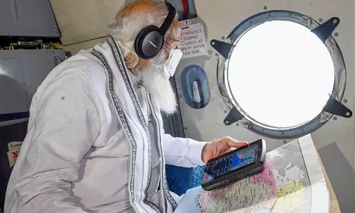 ഞാന്‍ ഫോട്ടോ സെഷനായി  ഹെലികോപ്റ്ററിലായിരുന്നില്ല.. ബിജെപിക്ക് മറുപടിയുമായി ഉദ്ധവ് താക്കറെ