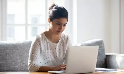 വര്‍ക്ക് ഫ്രം ഹോമില്‍ പലവിധ പ്രശ്നങ്ങള്‍; ഇന്ത്യന്‍ ജീവനക്കാര്‍ക്ക് ആഴ്ചയില്‍ അഞ്ച് മണിക്കൂറെങ്കിലും പാഴാകുന്നുവെന്ന് സര്‍വെ