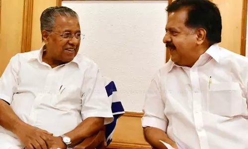 ഞാനും കൂടി വിഷമിപ്പിക്കുന്നില്ല ചെന്നിത്തലയെക്കുറിച്ച് പിണറായി ഞാനും കൂടി വിഷമിപ്പിക്കുന്നില്ല ചെന്നിത്തലയെക്കുറിച്ച് പിണറായി