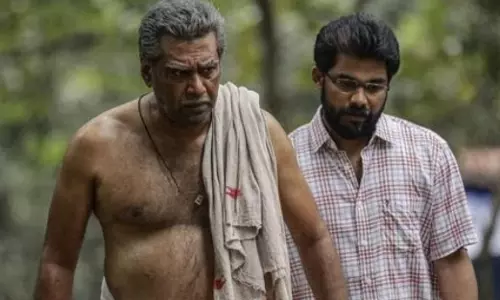 ബിജു മേനോനാണ് ഈ സിനിമയുടെ ജീവന്‍; ചോറ് കുഴച്ച് ഉരുട്ടുന്നതിൽ പോലുമുണ്ട് ഒരു നാട്ടിൻപുറത്തുകാരന്‍റെ സ്വാഭാവികത