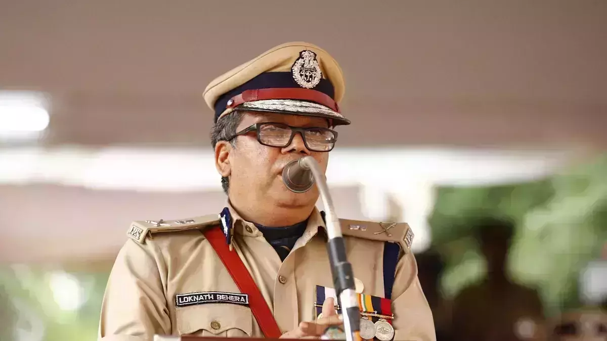 കോവിഡ്: ഓണ്ലൈന് വഴി സഹായം അഭ്യര്ത്ഥിക്കുന്നവര്ക്കെതിരെ നടപടിയില്ലെന്ന് ഡി.ജി.പി കോവിഡ്: ഓണ്ലൈന് വഴി സഹായം അഭ്യര്ത്ഥിക്കുന്നവര്ക്കെതിരെ നടപടിയില്ലെന്ന് ഡി.ജി.പി