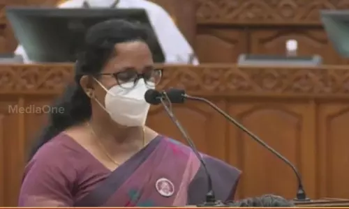 നിയമസഭയില് ടി.പിയുടെ ബാഡ്ജ് ധരിച്ചതില് വിവാദം; മരണം വരെ നെഞ്ചിലുണ്ടാവുമെന്ന് രമ നിയമസഭയില് ടി.പിയുടെ ബാഡ്ജ് ധരിച്ചതില് വിവാദം; മരണം വരെ നെഞ്ചിലുണ്ടാവുമെന്ന് രമ