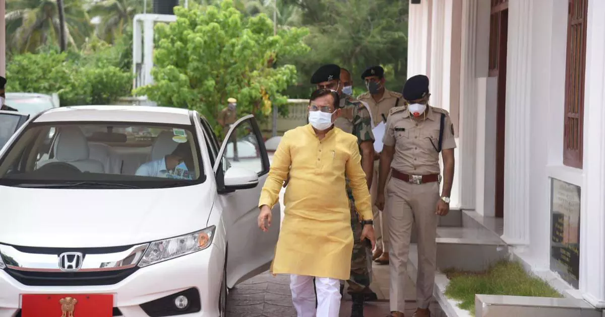 ലക്ഷദ്വീപ് അഡ്മിനിസ്ട്രേറ്റർ പ്രഫുൽ പട്ടേലിനെ തിരികെ വിളിക്കണം: സംസ്ഥാനത്തും പ്രതിഷേധം ശക്തം ലക്ഷദ്വീപ് അഡ്മിനിസ്ട്രേറ്റർ പ്രഫുൽ പട്ടേലിനെ തിരികെ വിളിക്കണം: സംസ്ഥാനത്തും പ്രതിഷേധം ശക്തം