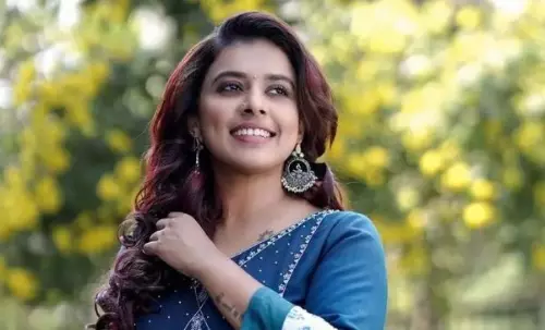 ഇതുപോലൊരു നാട് കണ്ടിട്ടില്ല, ഈ കാണിക്കുന്നത് ക്രൂരത: ലക്ഷദ്വീപിന് പിന്തുണയുമായി സിതാര കൃഷ്ണകുമാര് ഇതുപോലൊരു നാട് കണ്ടിട്ടില്ല, ഈ കാണിക്കുന്നത് ക്രൂരത: ലക്ഷദ്വീപിന് പിന്തുണയുമായി സിതാര കൃഷ്ണകുമാര്