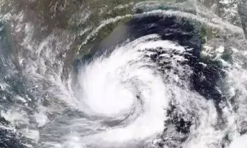 യാസ് ചുഴലിക്കാറ്റ് തീരത്തോട് അടുക്കുന്നു; ജാഗ്രത ശക്തിപ്പെടുത്തി സര്‍ക്കാരുകള്‍