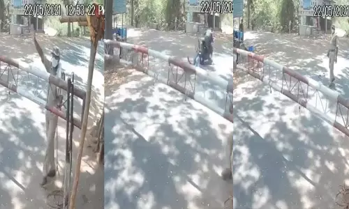 ചെക്ക്‌പോസ്റ്റിൽ നിർത്തിയില്ല: ക്രോസ്ബാറിൽ തലയടിച്ച് ബൈക്ക് യാത്രികന് ദാരുണാന്ത്യം