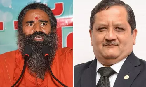 മിണ്ടാതിരുന്നോണം, ഞാന്‍ സംസാരിക്കുന്നത് കേട്ടില്ലെ : ചാനല്‍ ചര്‍ച്ചയില്‍ ബാബ രാംദേവിനോട് ഡോ. ജയേഷ് ലെലെ