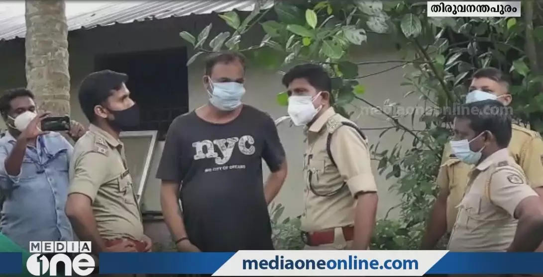 ആറ്റിങ്ങലിലെ മദ്യ മോഷ്ടാവ് പിടിയില് ആറ്റിങ്ങലിലെ മദ്യ മോഷ്ടാവ് പിടിയില്