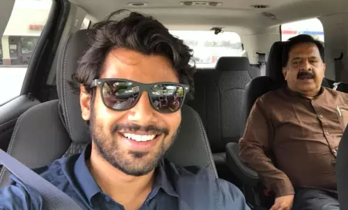 പെട്ടിയും തൂക്കി അച്ഛൻ, ഓർമയുണ്ടോ ഈ മുഖം എന്ന് ഞാന്.. രമേശ് ചെന്നിത്തലക്ക് പിറന്നാളുമ്മകളുമായി മകന് പെട്ടിയും തൂക്കി അച്ഛൻ, ഓർമയുണ്ടോ ഈ മുഖം എന്ന് ഞാന്.. രമേശ് ചെന്നിത്തലക്ക് പിറന്നാളുമ്മകളുമായി മകന്