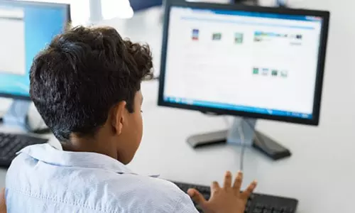 സ്‌കൂളുകളും കോളേജുകളും ജൂണ്‍ ഒന്നിന് തന്നെ തുറക്കും; പഠനം ഓണ്‍ലൈനില്‍