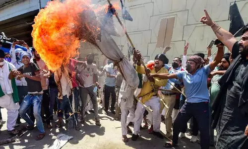 കര്‍ഷകസമരം ആറുമാസം പിന്നിടുന്നു; കരിദിനമാചരിച്ച് കര്‍ഷകരുടെ പ്രതിഷേധം