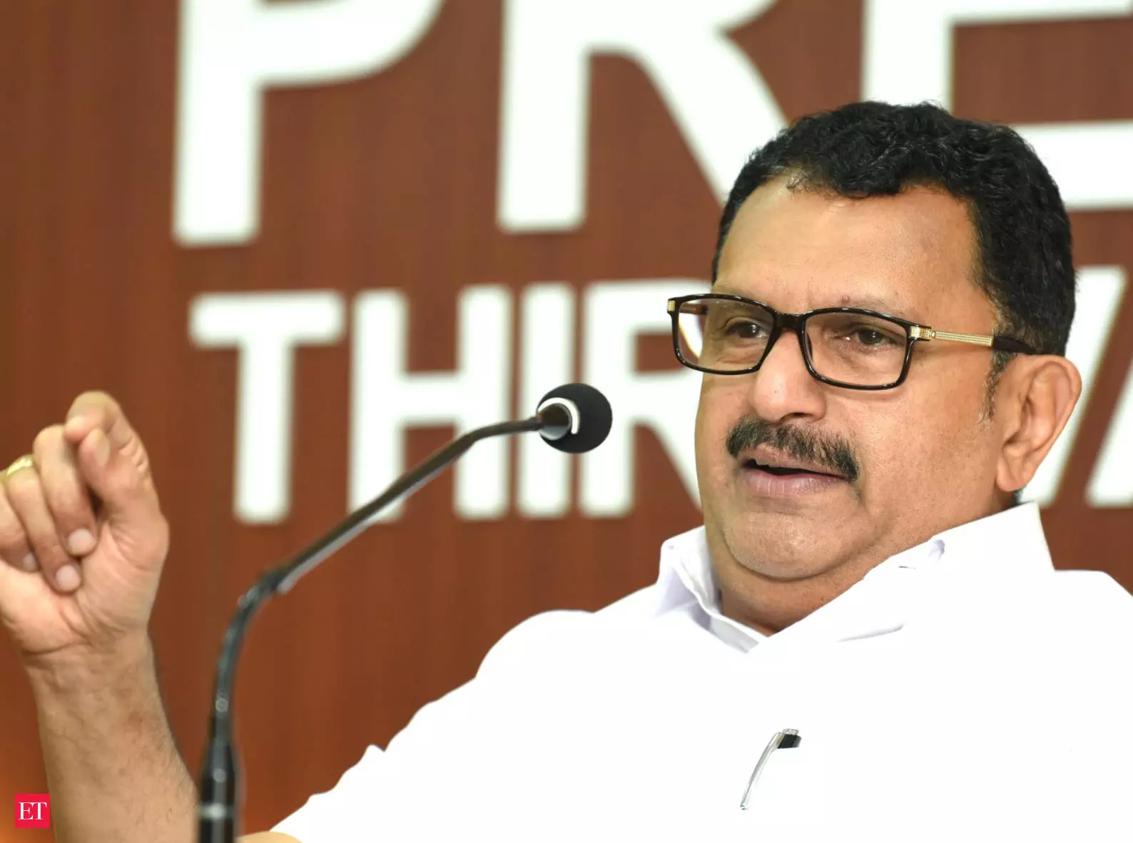 പ്രഫുല് പട്ടേല് ഗുണ്ട അഡ്മിനിസ്ട്രേറ്ററെന്ന് കെ. മുരളീധരന് എം.പി പ്രഫുല് പട്ടേല് ഗുണ്ട അഡ്മിനിസ്ട്രേറ്ററെന്ന് കെ. മുരളീധരന് എം.പി