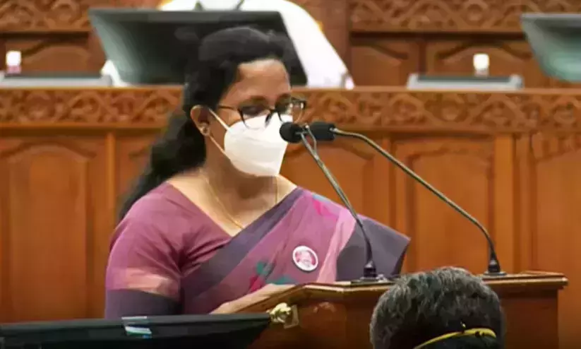 ടിപിയുടെ ചിത്രമുള്ള ബാഡ്ജ്: രമയുടെ സത്യപ്രതിജ്ഞ, ചട്ടലംഘനമാണോ എന്ന് പരിശോധിക്കുമെന്ന് സ്പീക്കർ ടിപിയുടെ ചിത്രമുള്ള ബാഡ്ജ്: രമയുടെ സത്യപ്രതിജ്ഞ, ചട്ടലംഘനമാണോ എന്ന് പരിശോധിക്കുമെന്ന് സ്പീക്കർ