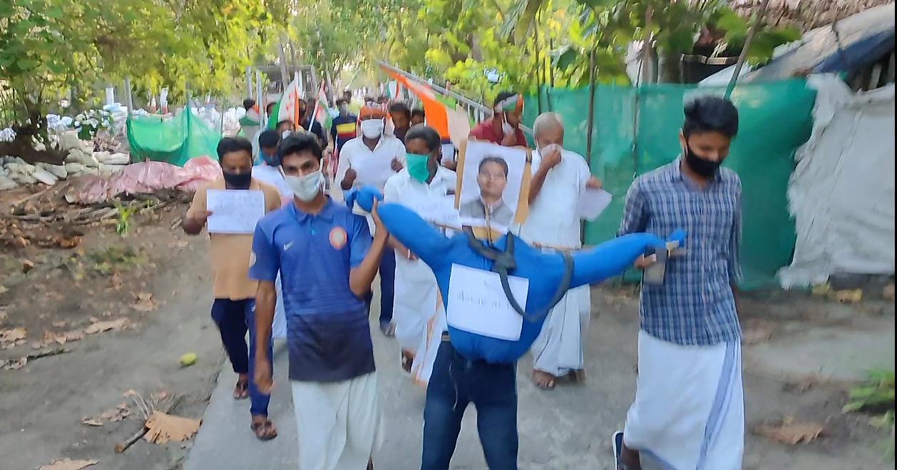 പറഞ്ഞതെല്ലാം പച്ചക്കള്ളങ്ങള്‍; ലക്ഷദ്വീപ് കലക്ടര്‍ക്കെതിരെ ദ്വീപില്‍ വ്യാപക പ്രതിഷേധം