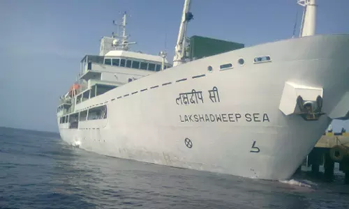 കപ്പലിലും പിടിമുറുക്കി അഡ്മിനിസ്ട്രേറ്റര്‍: ദ്വീപ് നിവാസികളായ ജീവനക്കാരുടെ ജോലി നഷ്ടപ്പെടുമെന്ന് ആശങ്ക