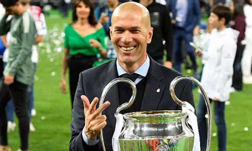 സിദാന്‍ റയല്‍ മാഡ്രിഡ് പരീശീലക സ്ഥാനം ഒഴിഞ്ഞു; അല്ലെഗ്രിയോ അന്റോണിയോ കോണ്ടെയോ പരിശീലകനാക്കും