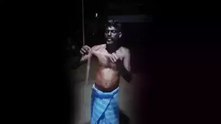 കോവിഡിനെ പ്രതിരോധിക്കാന് പാമ്പിനെ കൊന്നുതിന്നു; തമിഴ്നാട് സ്വദേശി അറസ്റ്റില് കോവിഡിനെ പ്രതിരോധിക്കാന് പാമ്പിനെ കൊന്നുതിന്നു; തമിഴ്നാട് സ്വദേശി അറസ്റ്റില്