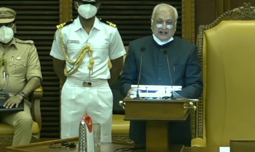 എല്ലാവര്‍ക്കും സൗജന്യ വാക്‌സിന്‍, 42ലക്ഷം കുടുംബങ്ങള്‍ക്ക് ചികിത്സ;   രണ്ടാം പിണറായി സര്‍ക്കാരിന്‍റെ ആദ്യ നയപ്രഖ്യാപനം ആരംഭിച്ചു