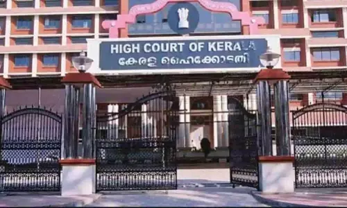 ലക്ഷദ്വീപിലെ അഡ്മിനിട്രേറ്ററുടെ ഭരണപരിഷ്കാരങ്ങൾക്ക് സ്റ്റേയില്ല; രണ്ടാഴ്ചയ്ക്കകം കേന്ദ്രസർക്കാർ നിലപാട് അറിയിക്കണം